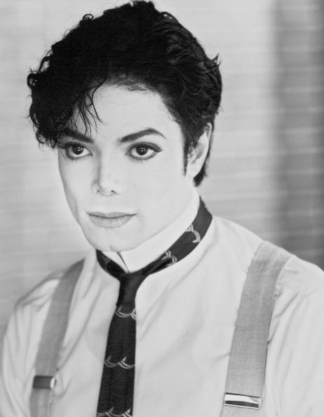 omg_x_michael_jackson_24232635_462_594.jpg