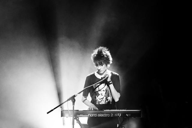 SOMESLASHTHINGS_AGENCY_ZEMFIRA_HMV_FORUM_LONDON_01.jpg