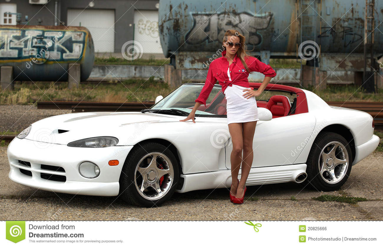 woman_sports_car_20825666.jpg