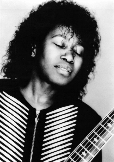 Joan_Armatrading76.jpg