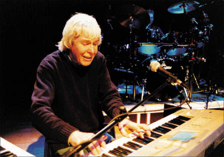Dave_Greenslade_Dave_Live_4.jpg