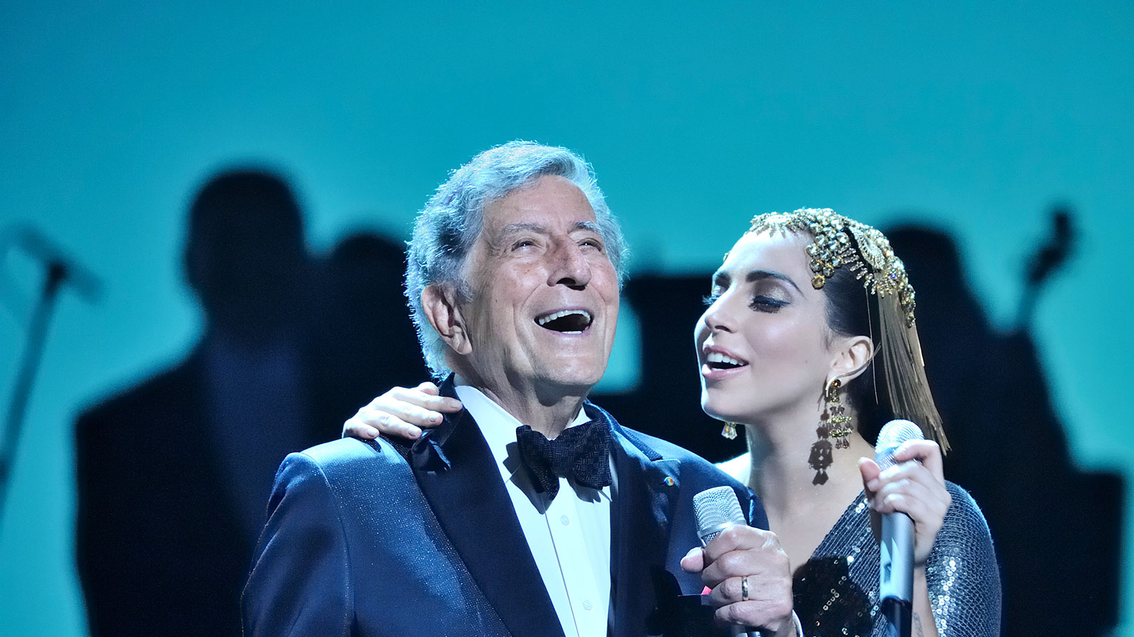 MAC38_LADYGAGA_CAROUSEL01.jpg