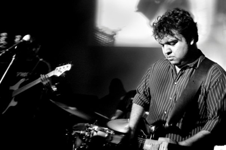 Blackstratblues_warreninterviwepicliveguiar.jpg