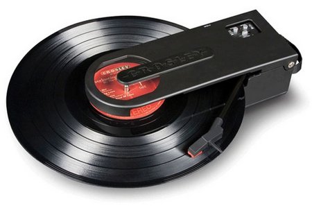 portable_crosley_cr6002a_record_player.jpg