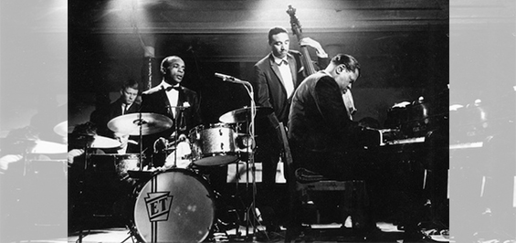 Oscar_Peterson_Trio_Con_Alma.jpg