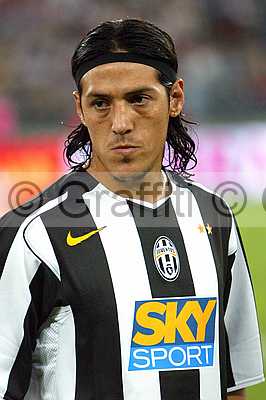 camoranesi_moretti4400_std.jpg