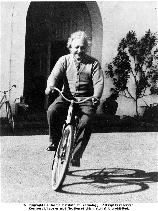 einstein_bici.jpg