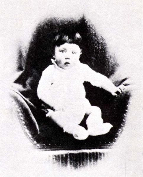 484px_Baby_hitler.jpg