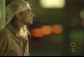Guns_N_Roses___Welcome_To_The_Jungle.0_00_10.JPG