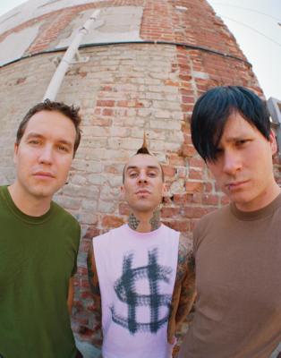Blink_182groupshot_1_.jpg