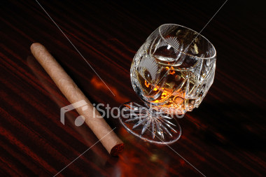ist2_1048640_whiskey.jpg