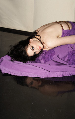 annehathaway18yo.jpg