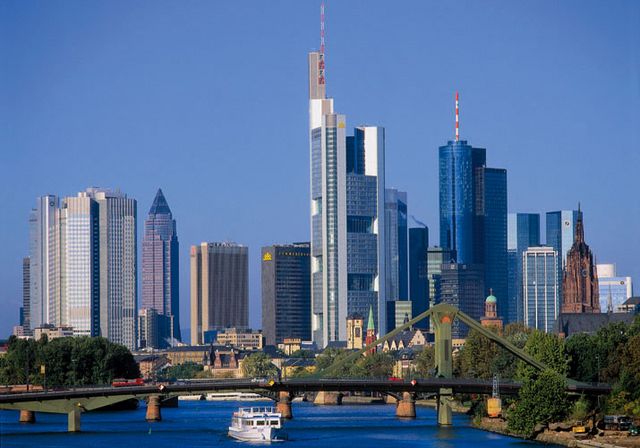 frankfurt_skyline__640x480_.jpg