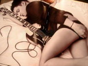 Brian_Molko_in_Guitar_Eros_photo_al.jpg