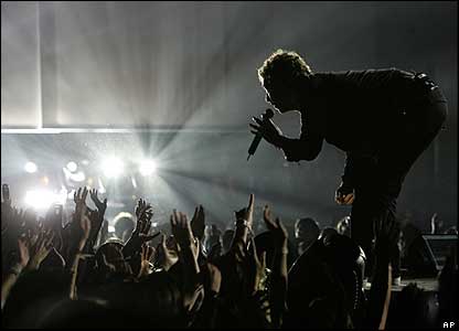 _40982352_coldplay416ap.jpg