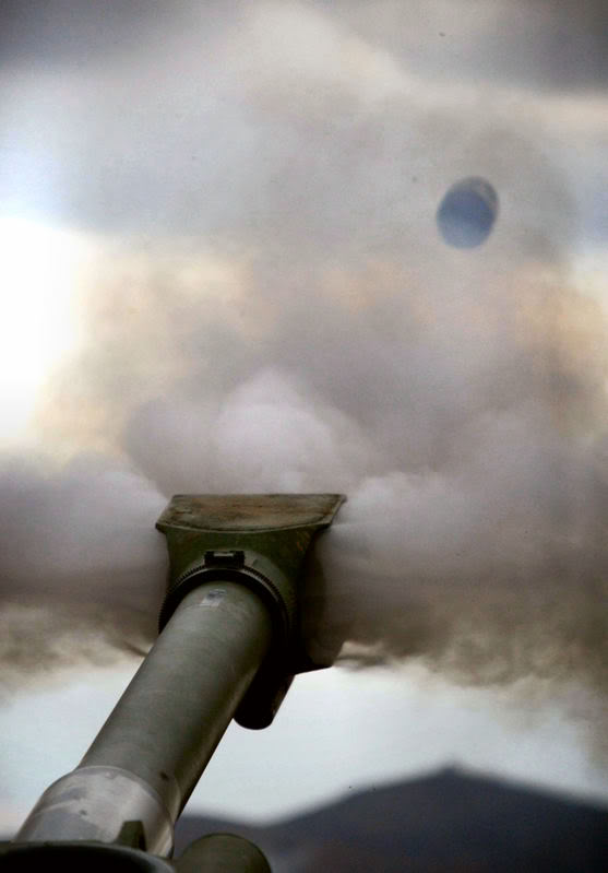 M777_firing.jpg