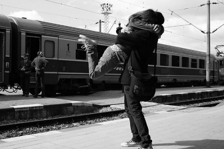 1298189017_loveblackandwhiteembracehugloverstrain_91e6a774db0254ec49e6a1fa97e10124_h.jpg