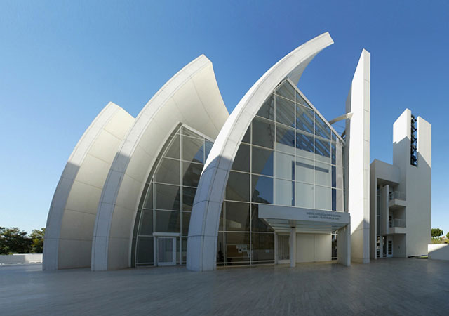 church_2000_exterior.jpg