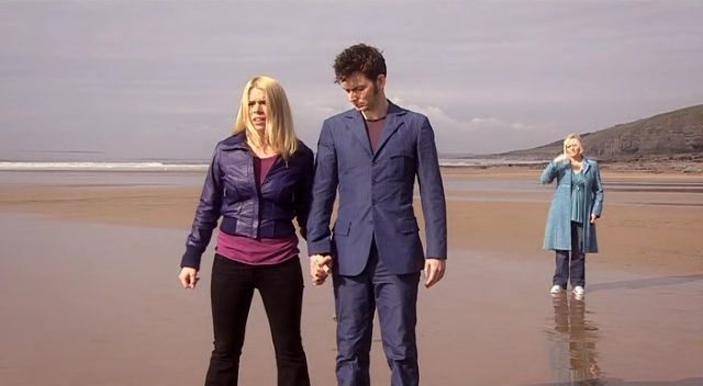 4x13_Journey_s_End_Screencaps_Doctor_Rose_badwolf_tenth_rose_3543804_640_352.jpg