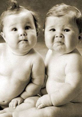 30733_cute_and_cuddly_twins_baby.jpg