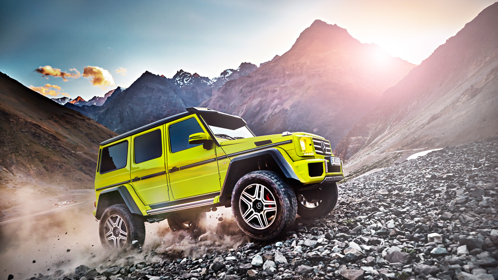2015_mercedes_benz_g500_4x42_gear_patrol_lead_1600x900.jpg