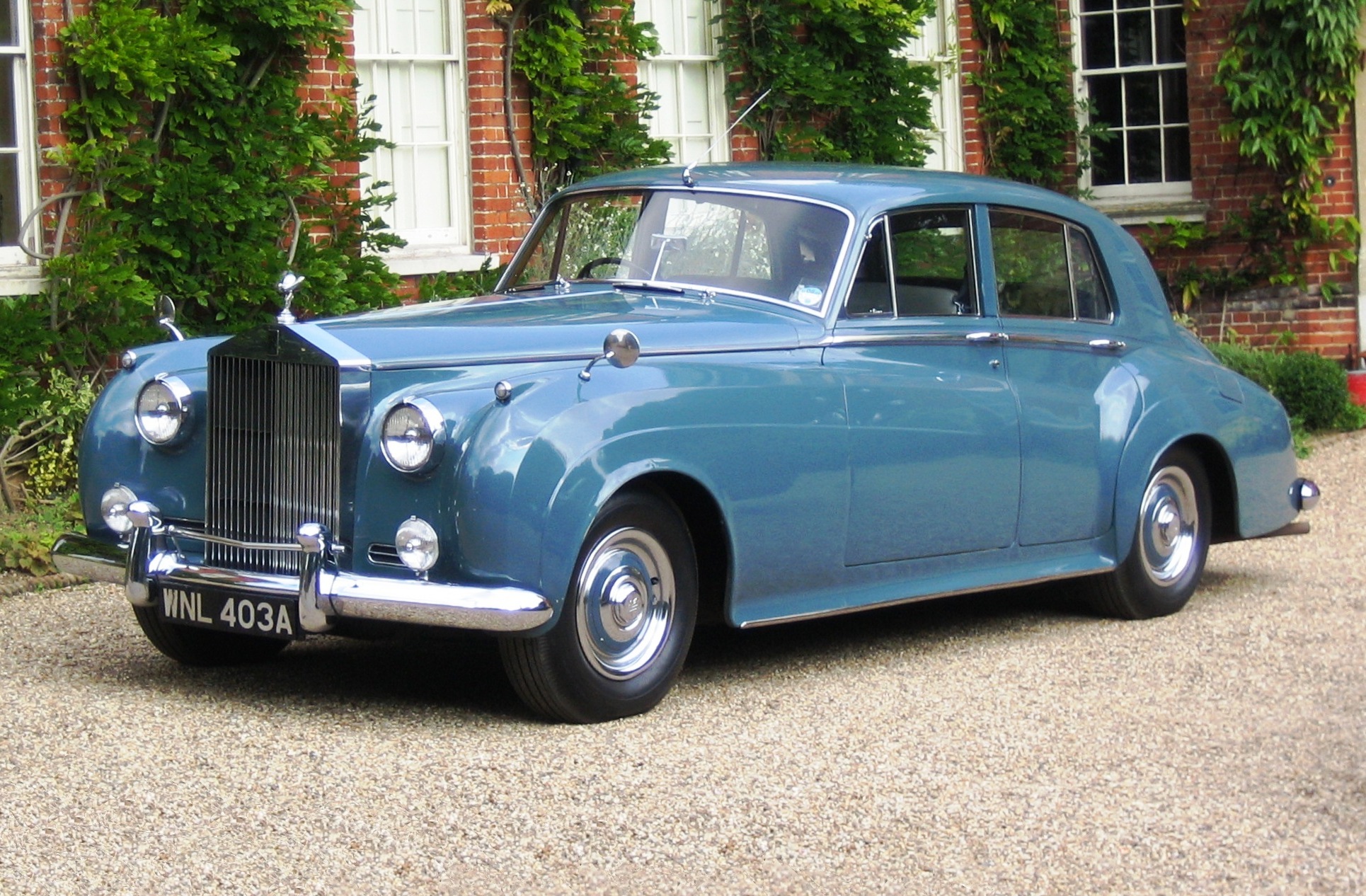 Rolls_Royce_Silver_Cloud_I_1956_licence_plate_1963_Castle_Hedingham_2008.JPG
