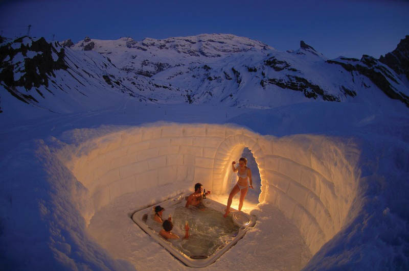 outdoor_hottub_jacuzzi_in_the_matterhorn_mountains.jpg