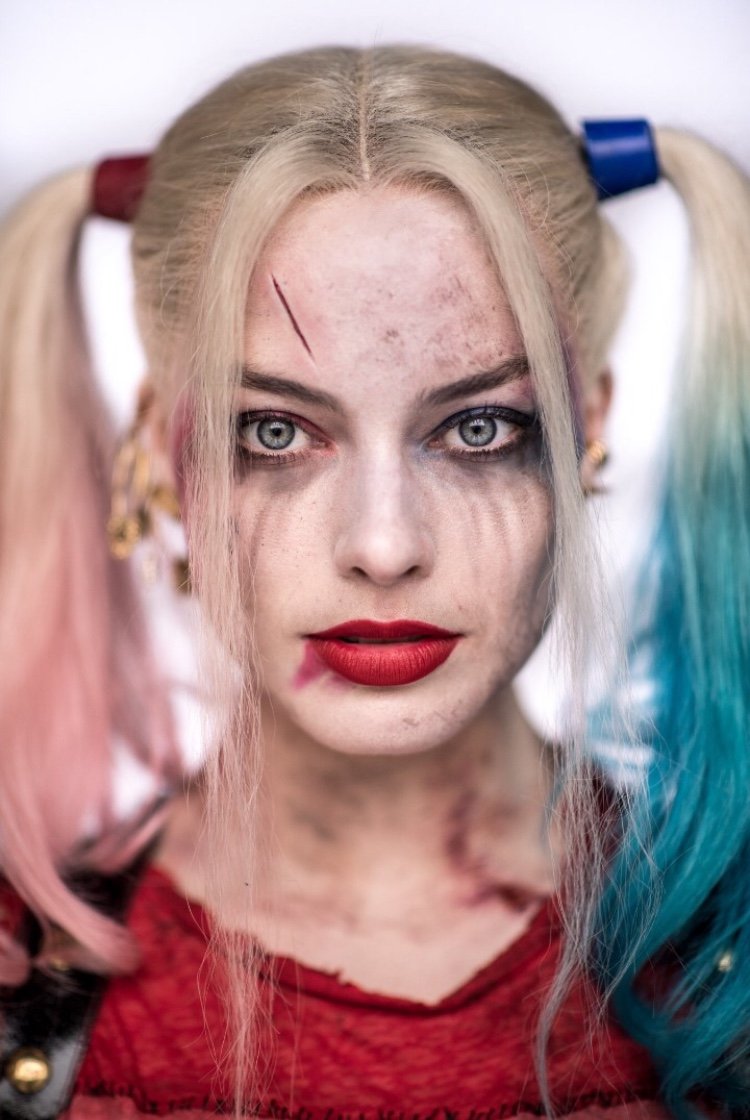 Margot_Robbie_Harley_Quinn_Portrait.jpg