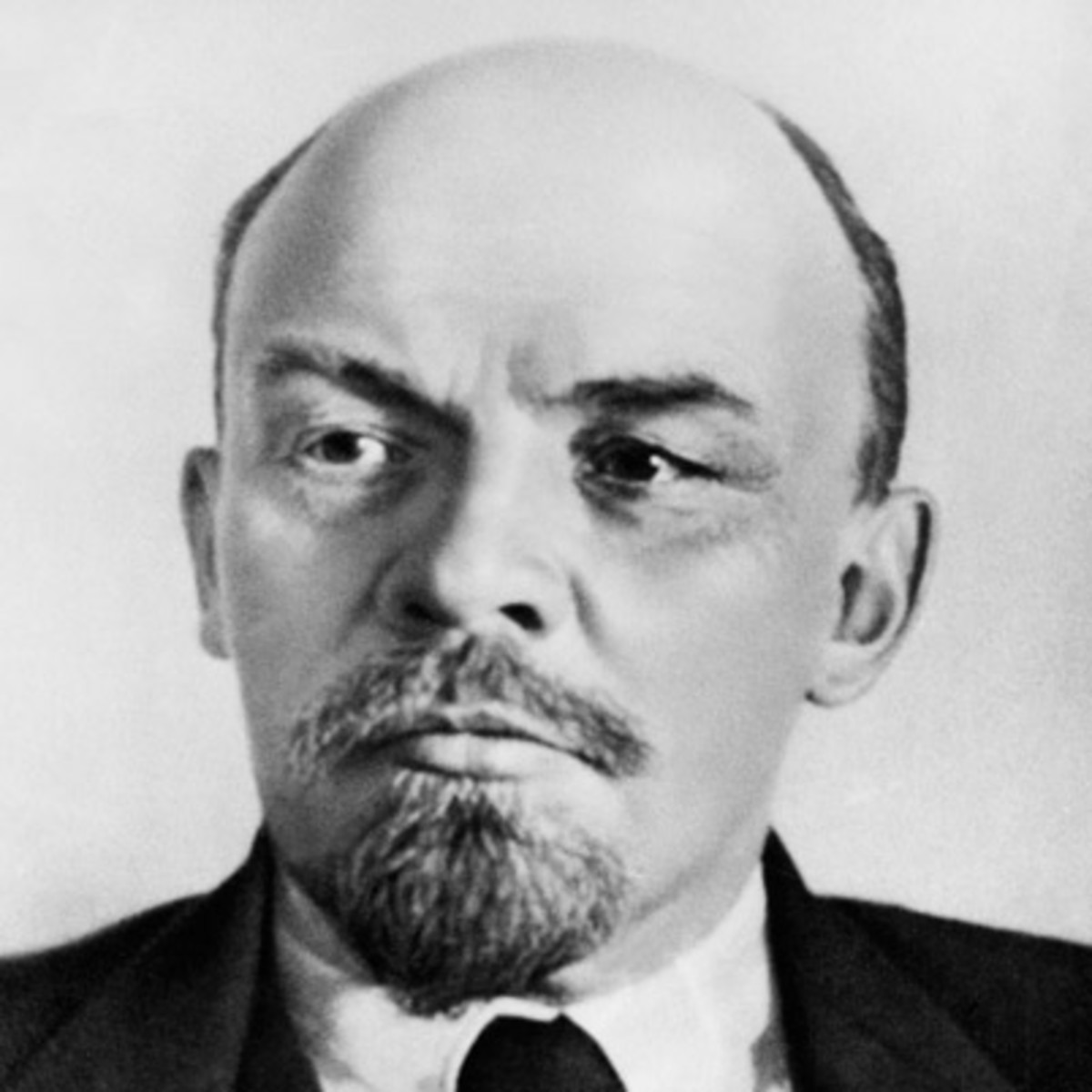 vladimir_lenin_9379007_1_402.jpg