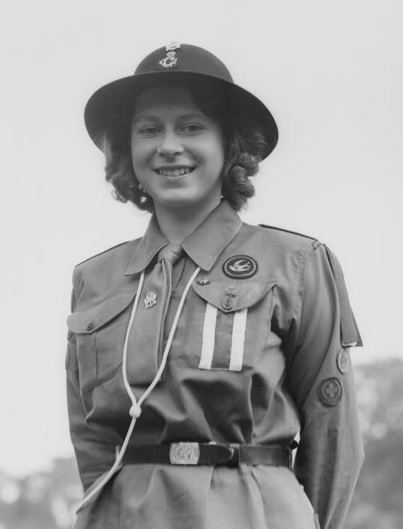 princess_elizabeth_poses_in_her_girl_guide_uniform_in_news_photo_103199200_1554132951.jpg