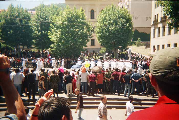 r001_002copy.jpg