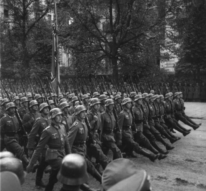 nazi_parade1.copy