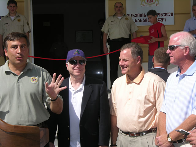 20060829McCainVisit2F.jpg