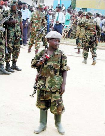 0_22_101305_child_soldier3.jpg