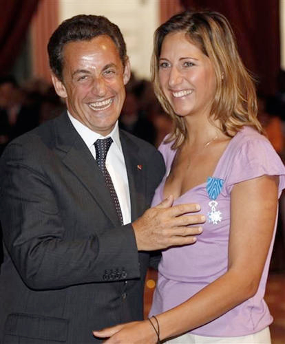 sarkozy_vulgos_a_souhait_main_balladeuse.1211025056.jpg