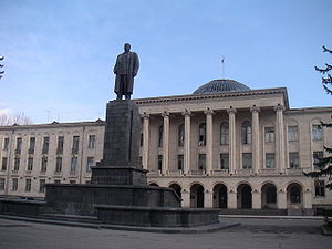 300px_Goristatue.JPG