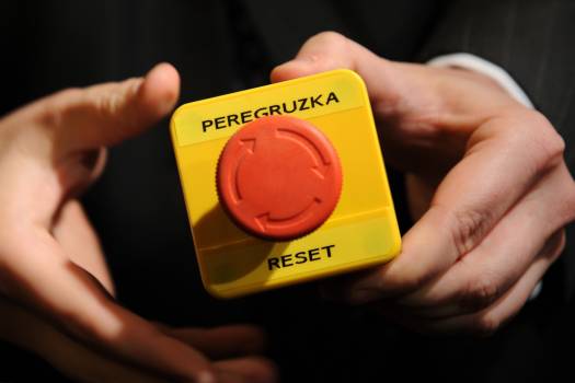 090309_resetbutton.jpg