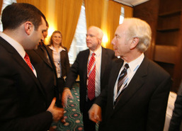 20100206_Liebermann_McCain_16kl_01_20d88b3a96.jpg
