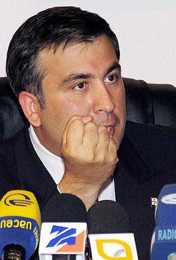 saakashvili_s_kulakom.jpg