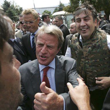Bernard_Kouchner_with_Finland__s_FM_Stubb_and_Misha_in_Gori.jpg