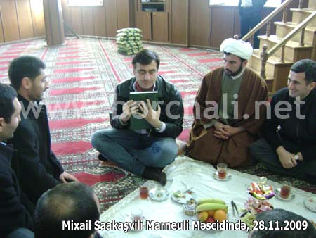 Mixeil_Saakashvili_Marneuli_mescidinde28_11_2009.jpg
