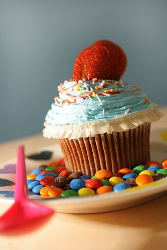colors_cupcake_food_cupcakes_color_ideas_046aa91232865865c97628636caff479_h.jpg