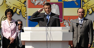 2cf76940abdf.jpg