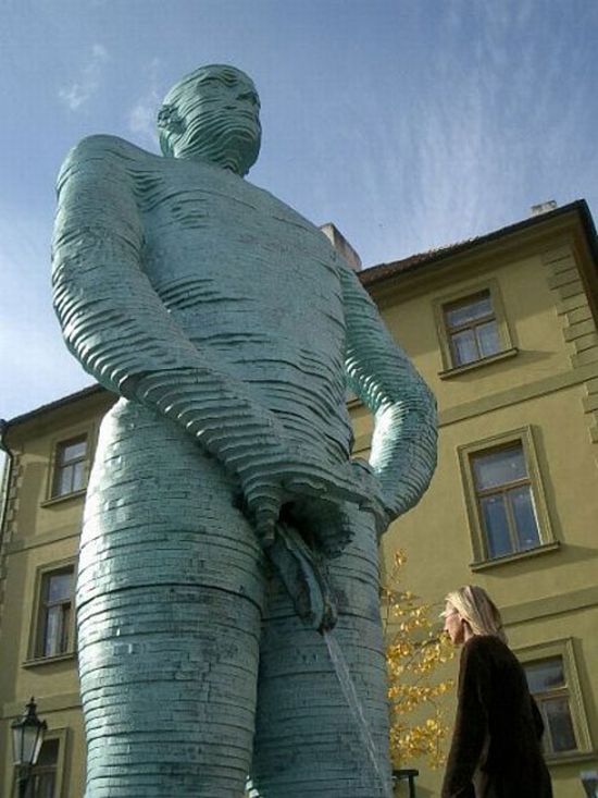 most_unusual_statues_43.jpg