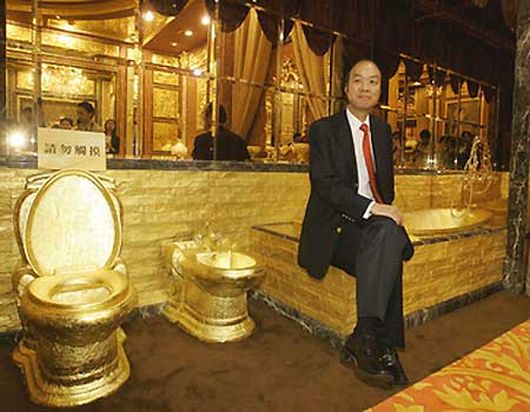 goldtoilet_1.jpg