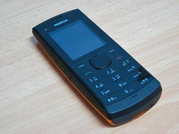 120212_nokia_x1_01_1.jpg