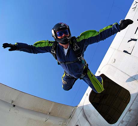 DSC_3008_skydive.jpg
