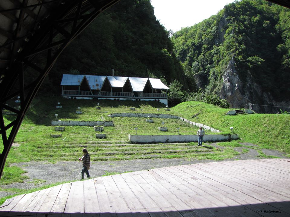 mwvane_teatri.jpg