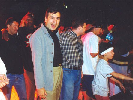 1246292967_misha_saakashvili_daikide_ge.jpg