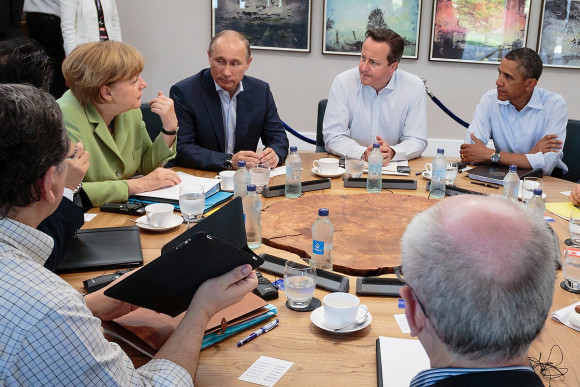 12_im_mittelpunkt_stehen_die_lage_in_syrien_die_weltwirtschaft_es_liege_noch_ein_riesenstueck_arbeit_vor_uns_so_merkel.jpg